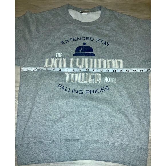 Disney Parks Hollywoods Vintage Tower of Tower Grey Crewneck sweatshirt small - Picture 4 of 6